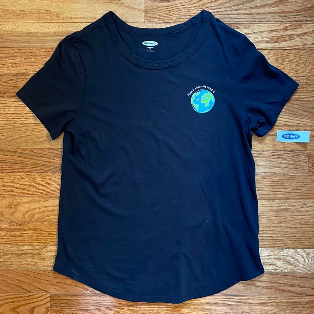 NWT Old Navy world graphic t shirt